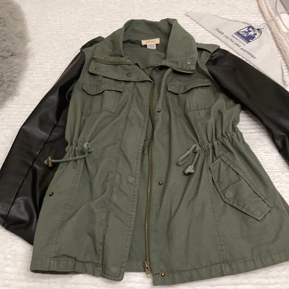 Trendy, stylish,utility jacket - Picture 1 of 3